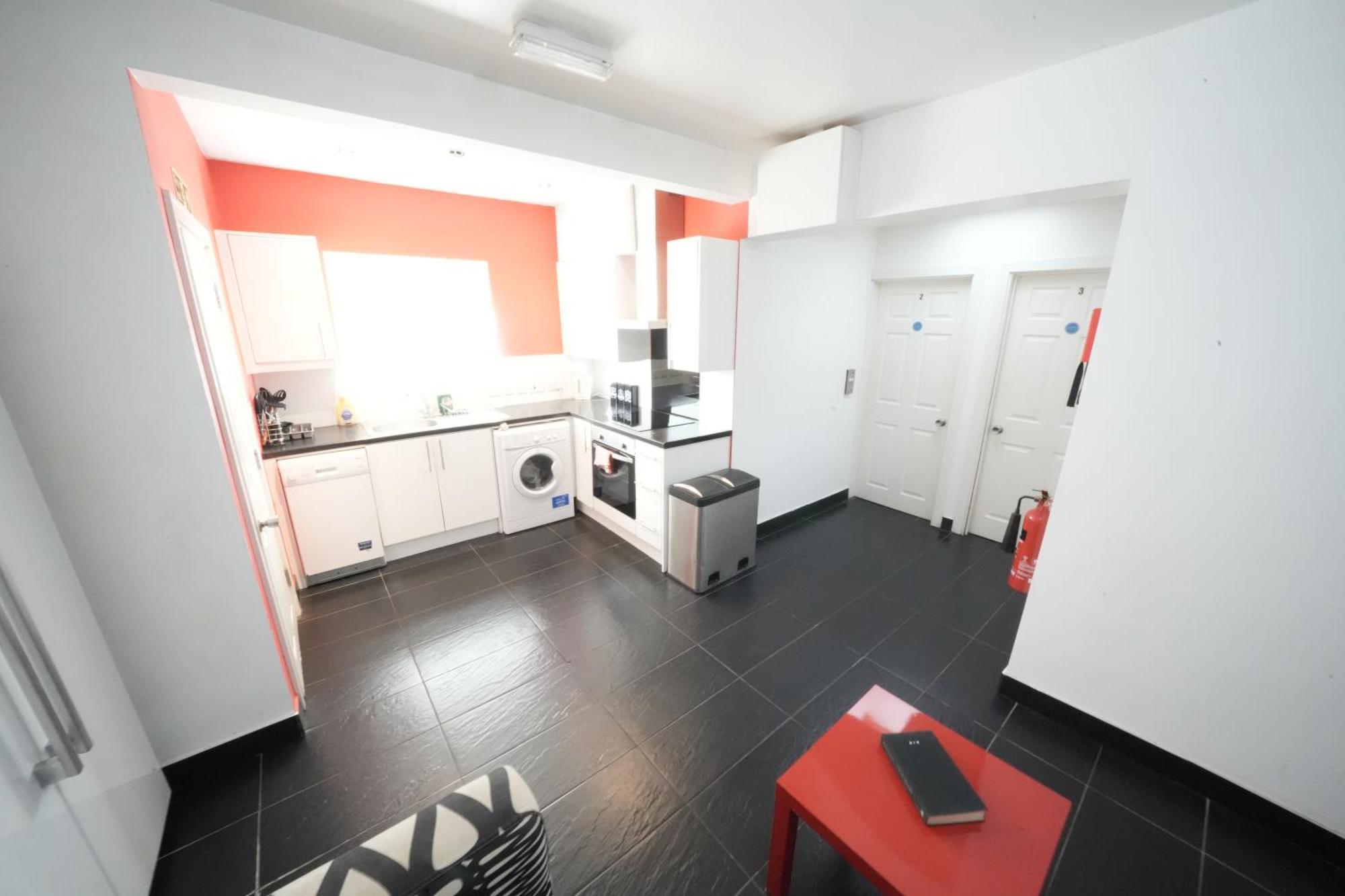 Great Airport Sleep Apartment Harmondsworth Екстериор снимка