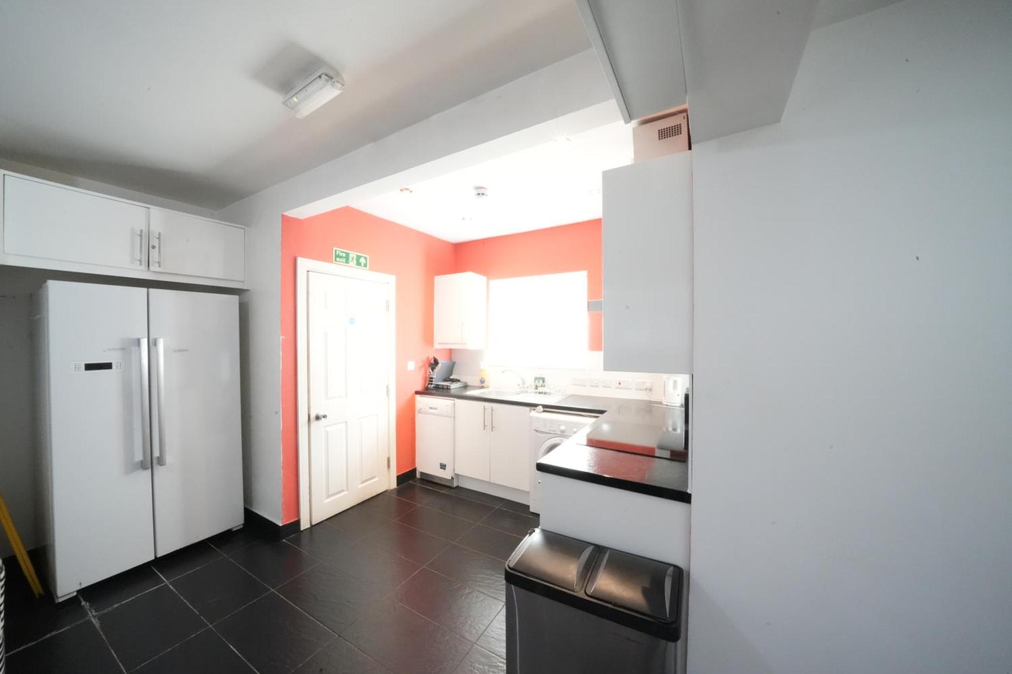 Great Airport Sleep Apartment Harmondsworth Екстериор снимка