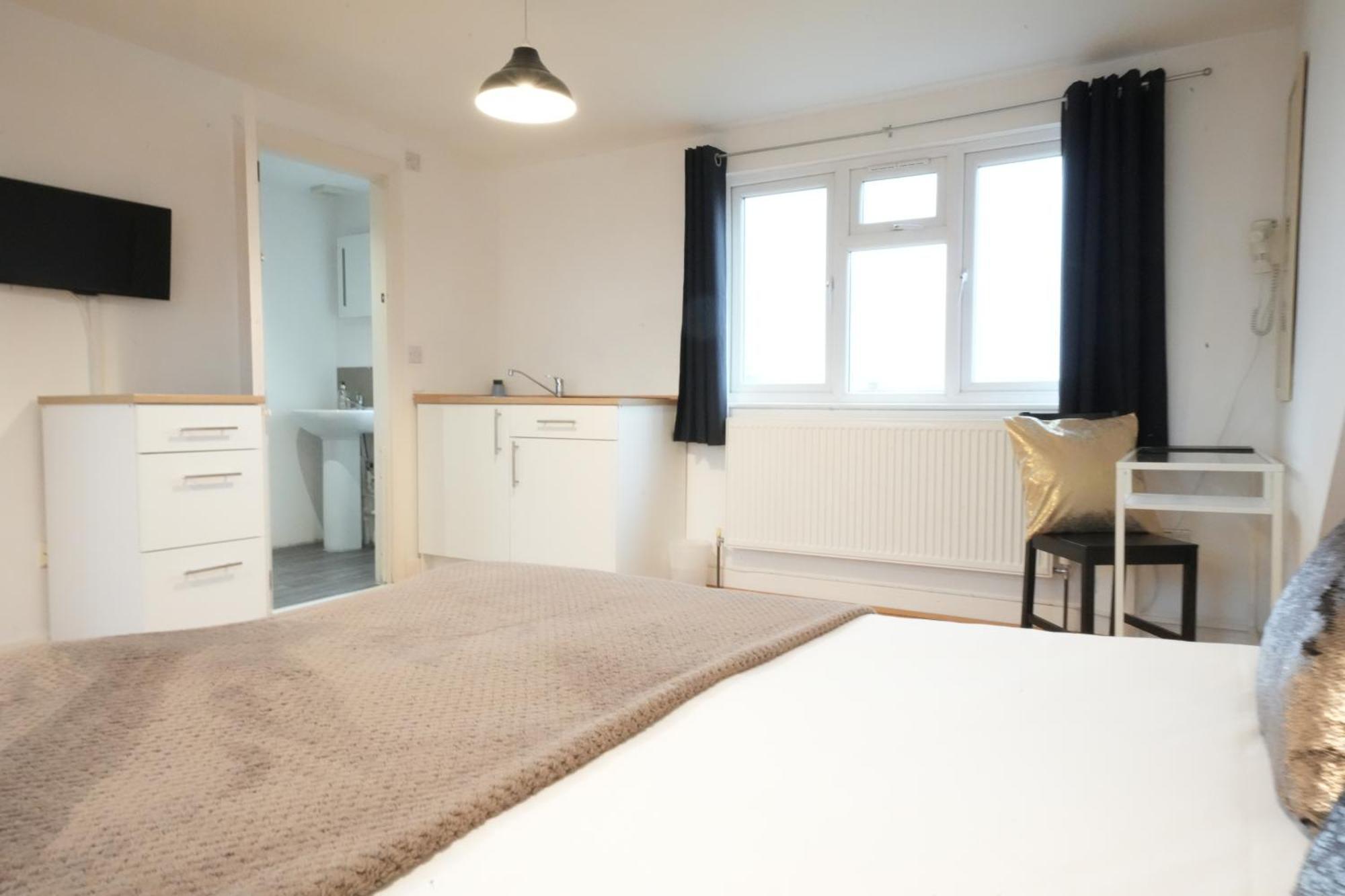 Great Airport Sleep Apartment Harmondsworth Екстериор снимка