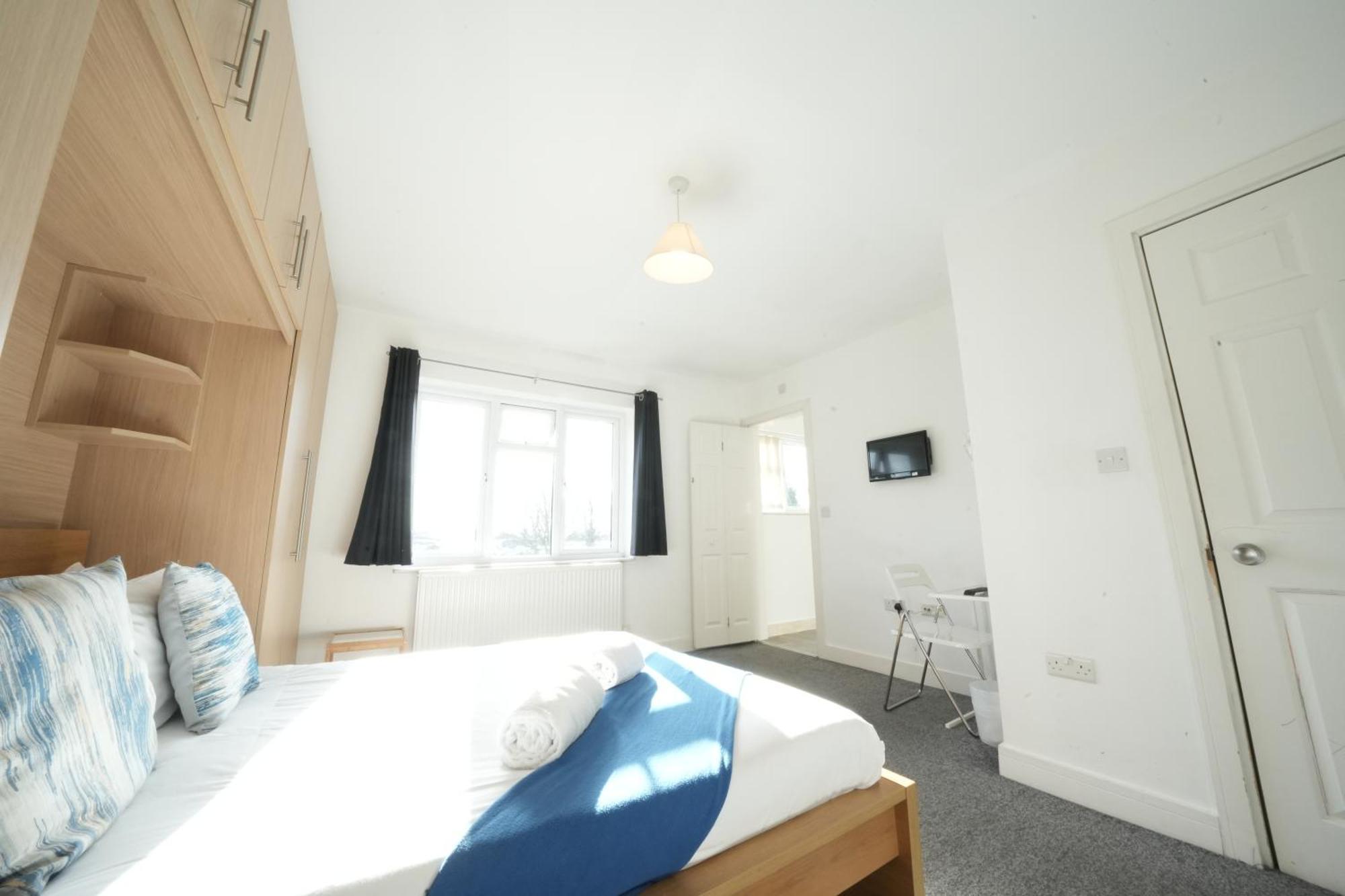 Great Airport Sleep Apartment Harmondsworth Екстериор снимка