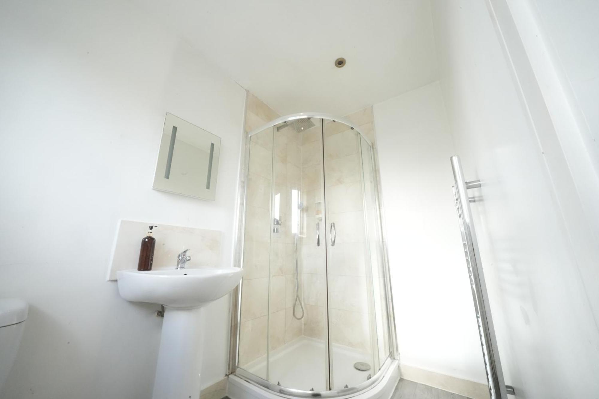 Great Airport Sleep Apartment Harmondsworth Екстериор снимка