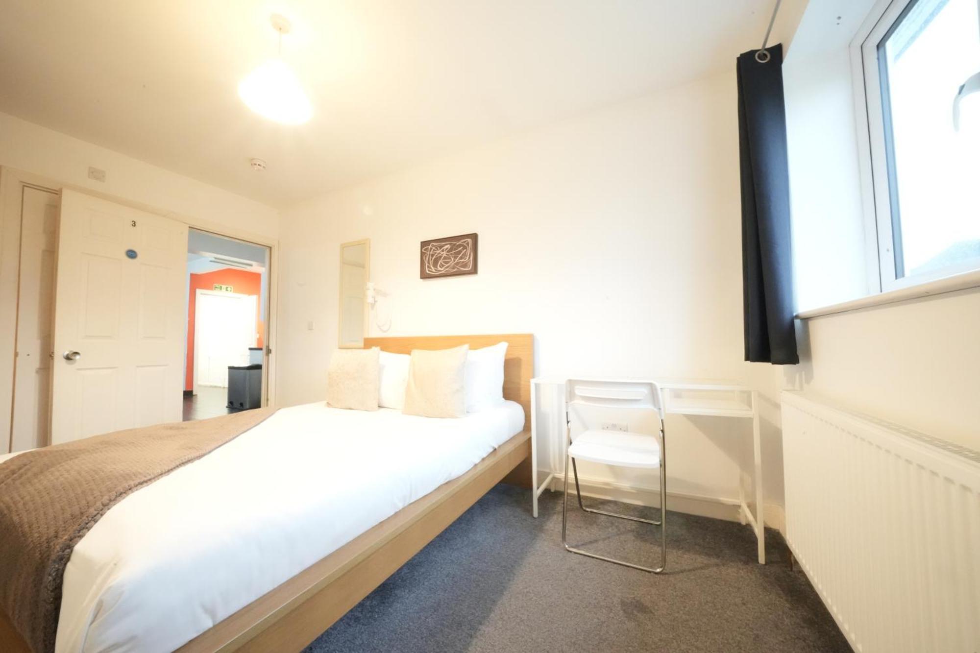 Great Airport Sleep Apartment Harmondsworth Екстериор снимка