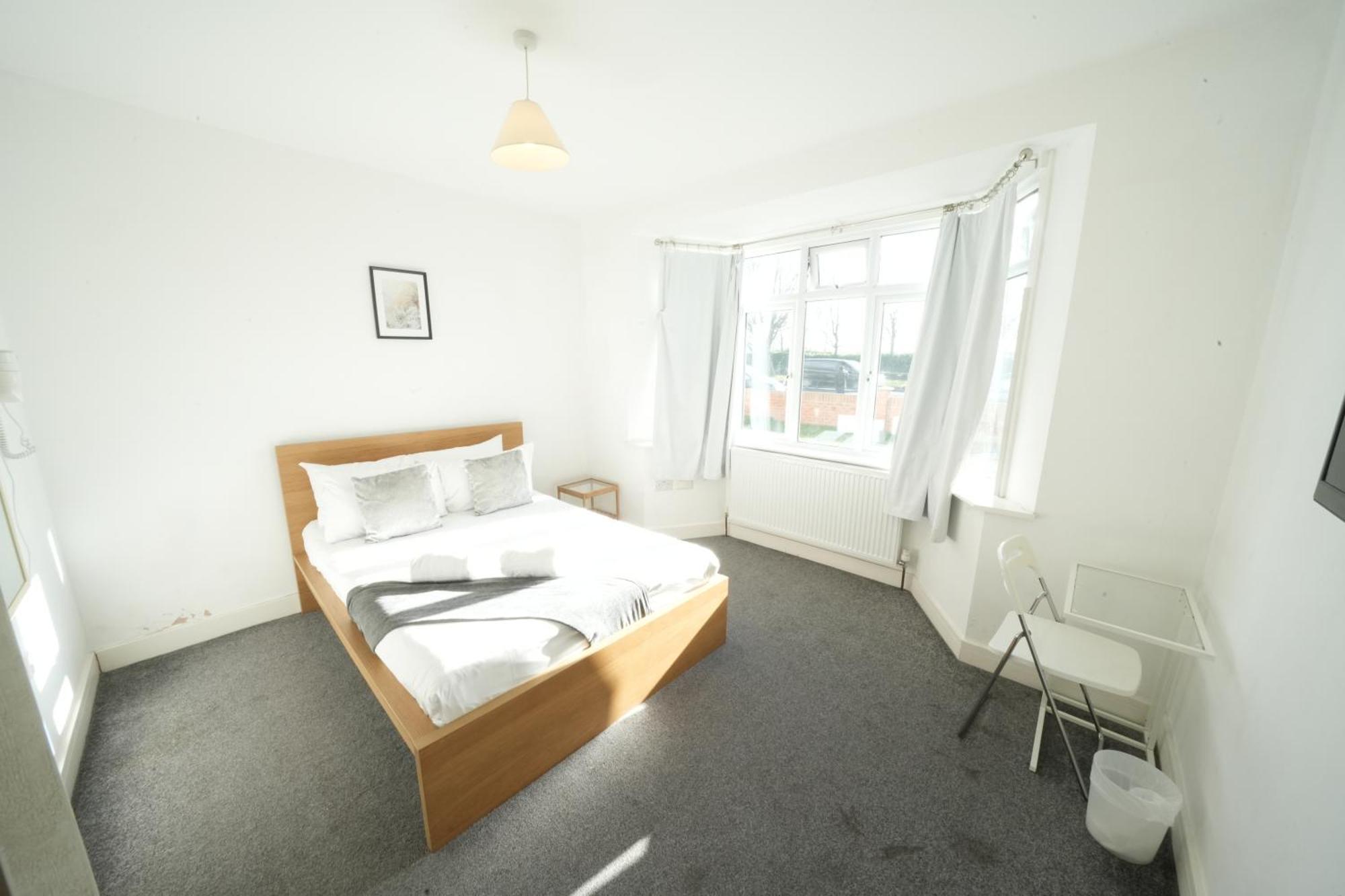 Great Airport Sleep Apartment Harmondsworth Екстериор снимка